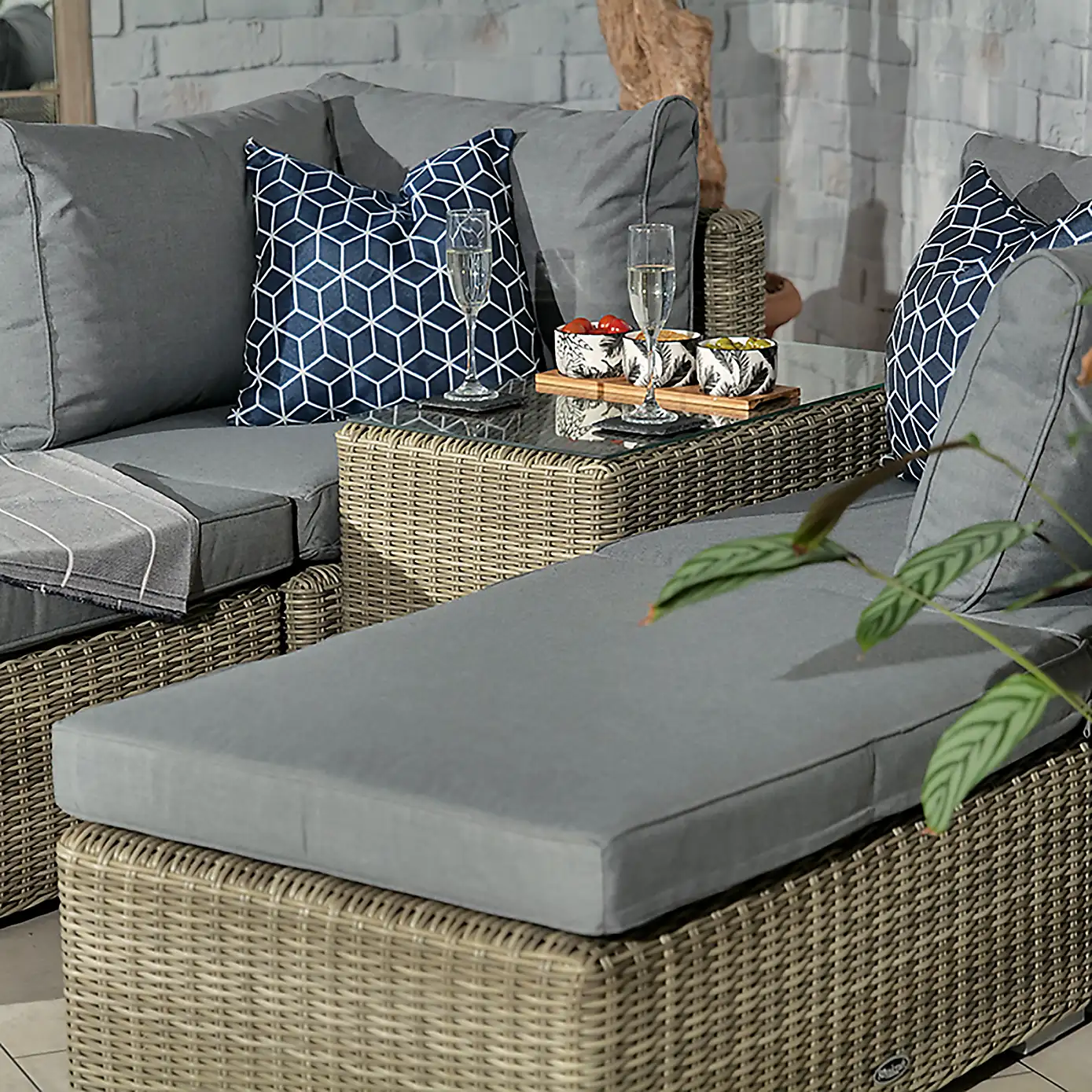 Classic Lounge Cushion – Collection One